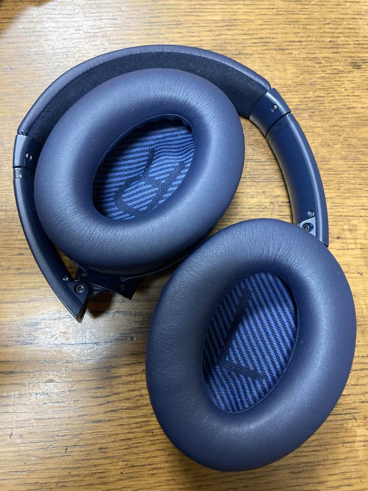 BOSE QC35のイヤーパッドを交換する|MTR BOSE QC35のイヤーパッドを交換する|MTR