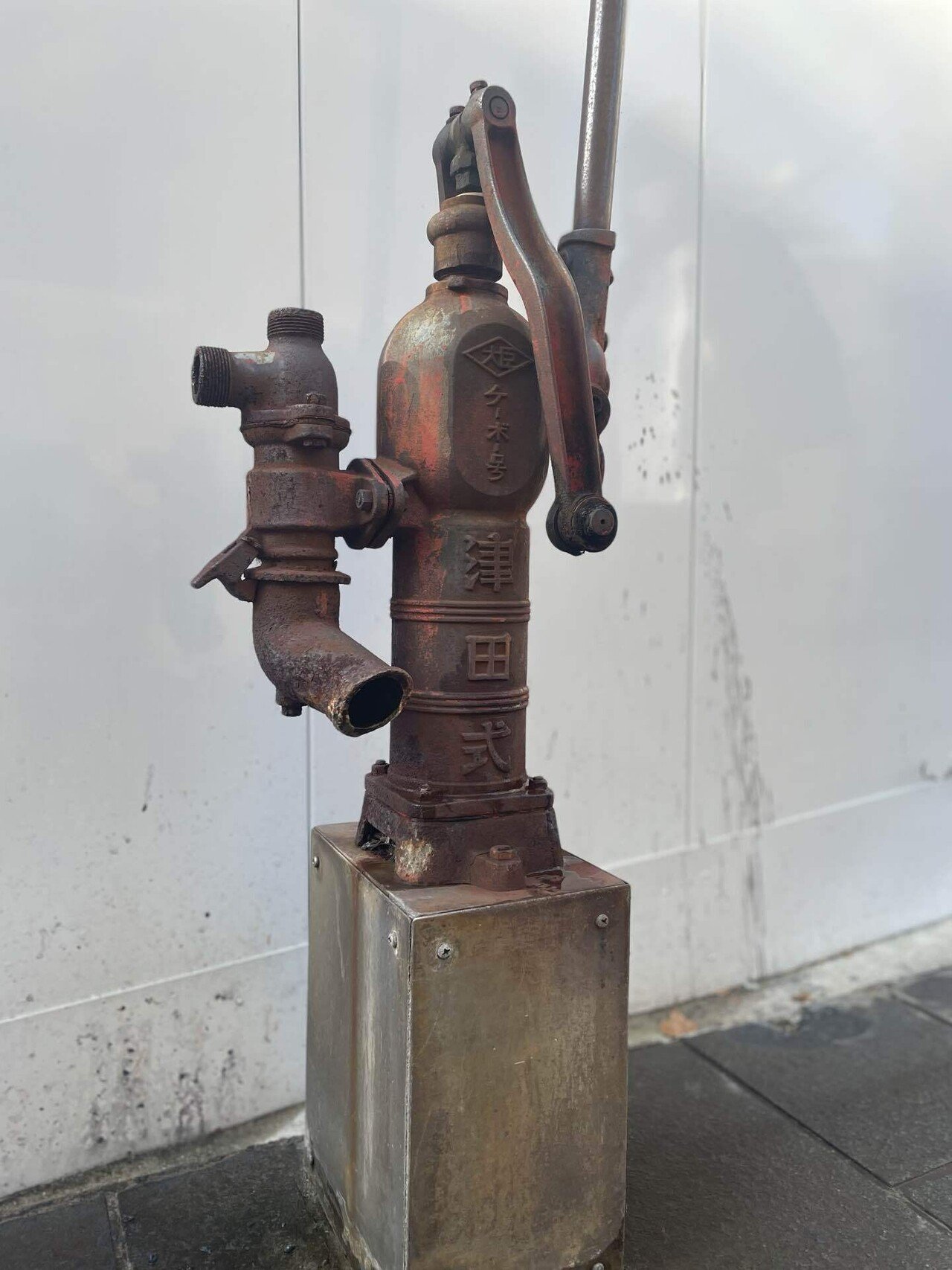 旅のついでに手押しポンプをコレクションしてみると楽しい