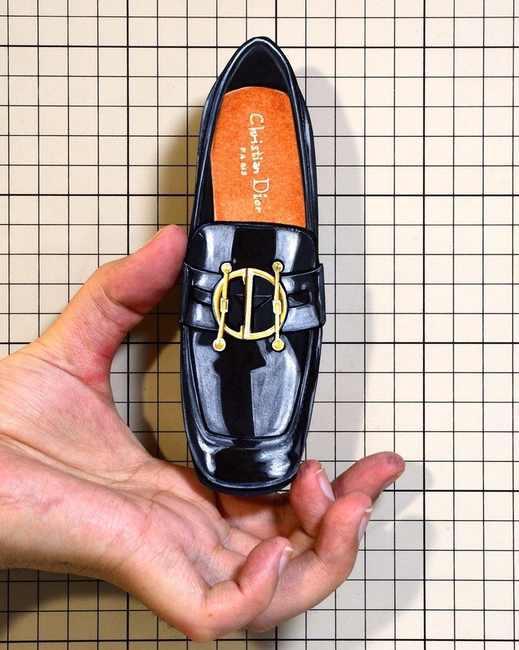 Shoes：01018 “Christian Dior” "Diordirection" Loafer in Black Glazed Calfskin（FW2018）
