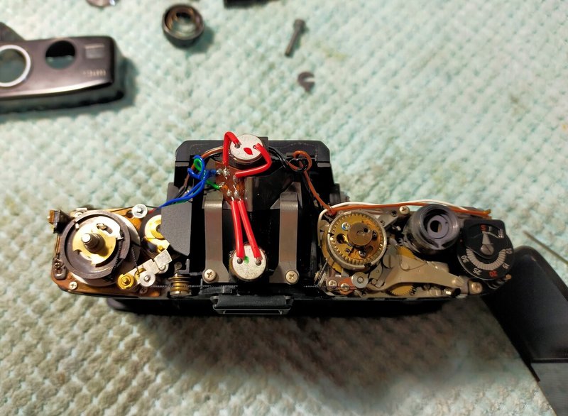ミノルタ SRT 101の分解｜フィルムカメラ修理のアクアカメラ