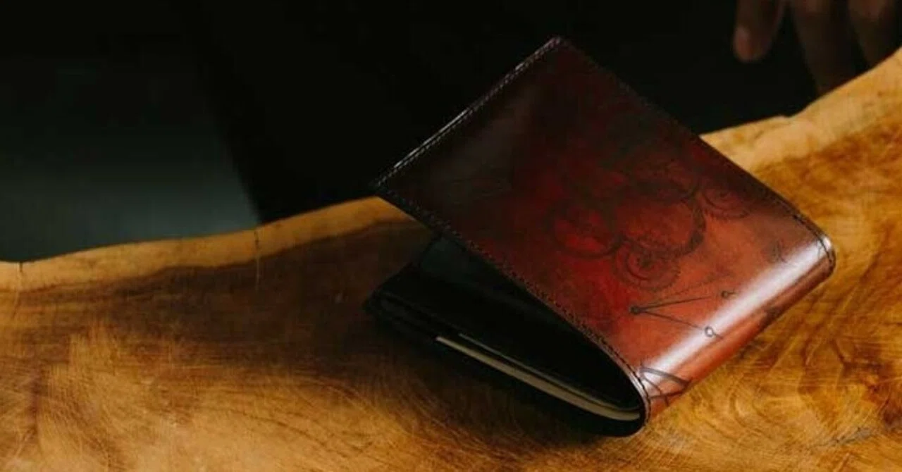 yuhaku ユハク Argento アルジェント 二つ折り財布 ワイン | bazby.ru