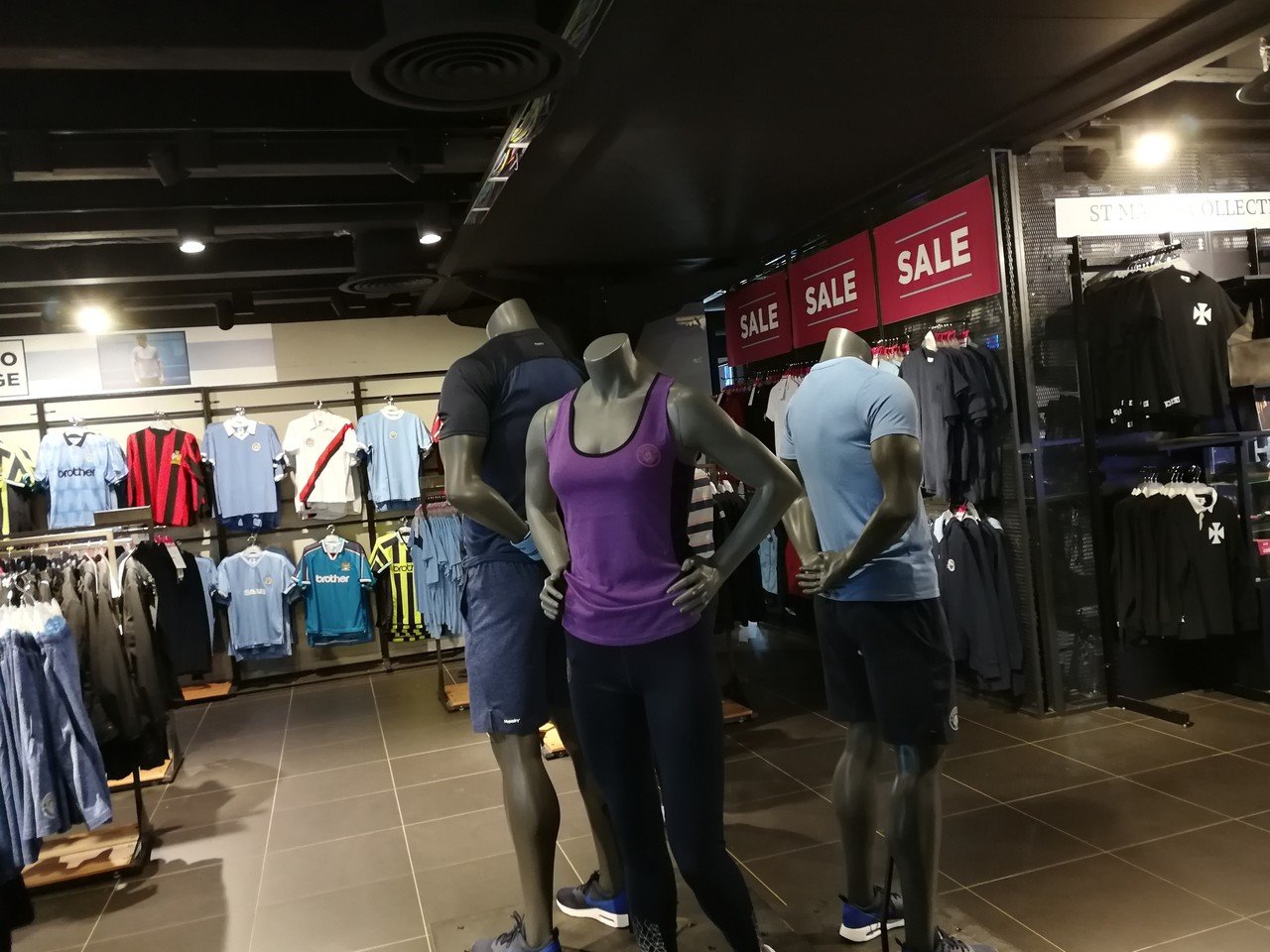 マンチェスター・シティのグッズ展開｜熊本拓真