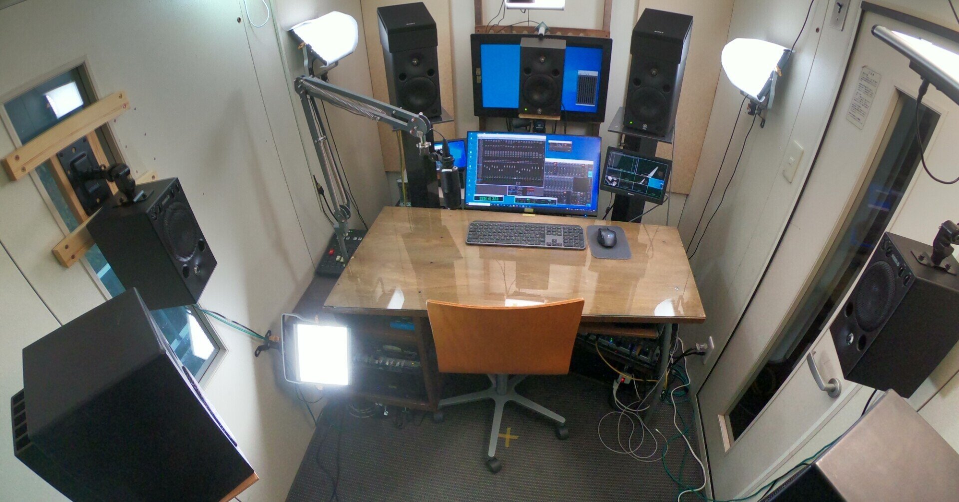 3畳ルームに無理やり7 1 2のモニター スピーカー環境を組みました Ryo Kimura Note 3畳ルームに無理やり7 1 2のモニター スピーカー環境を組みました Ryo Kimura Note