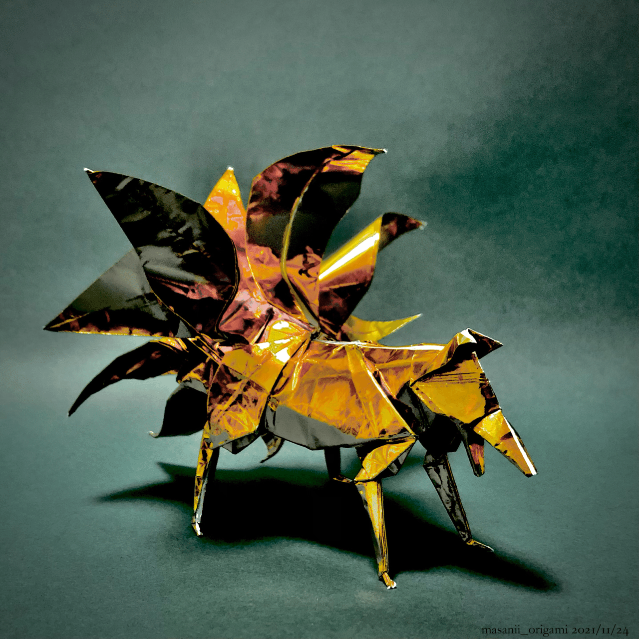 九尾の狐・ホイル折り紙で重厚感たっぷり／Nine-Tailed Fox with foil