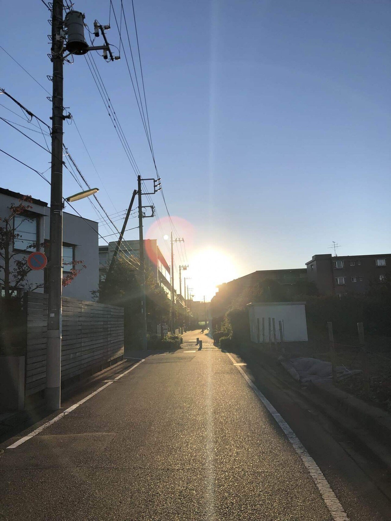 太陽の昇る位置、その時間 そして、自分自身の、位置 それらが、ピッタリ一致しないとこの風景は体験できない そんな瞬間が人生で沢山訪れたら良いと