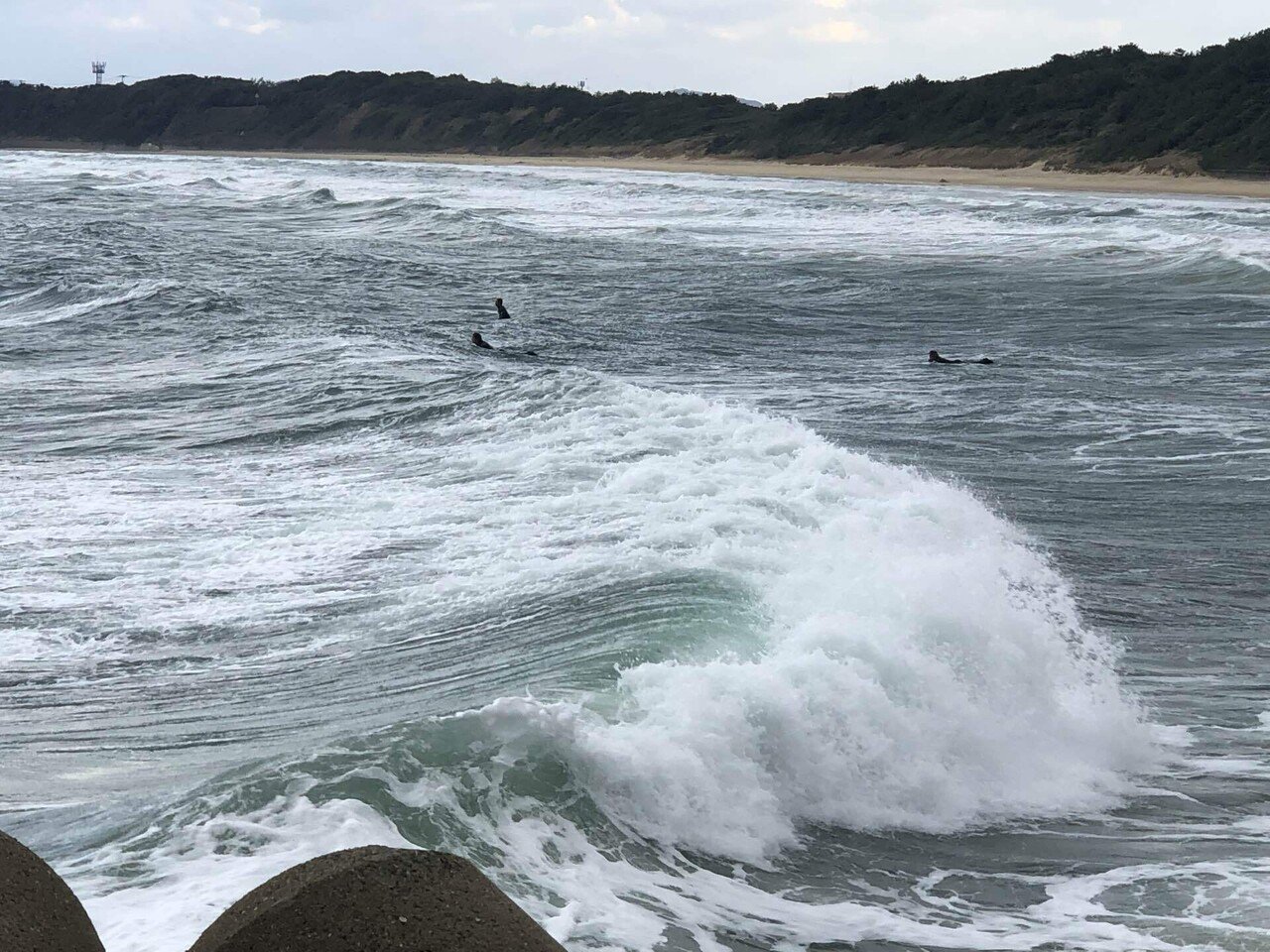 11 24のサーフィン ハードコンディションでのリッピング ツキ 波待ちラジオ パーソナリティ Note 11 24のサーフィン ハードコンディションでのリッピング ツキ 波待ちラジオ パーソナリティ Note