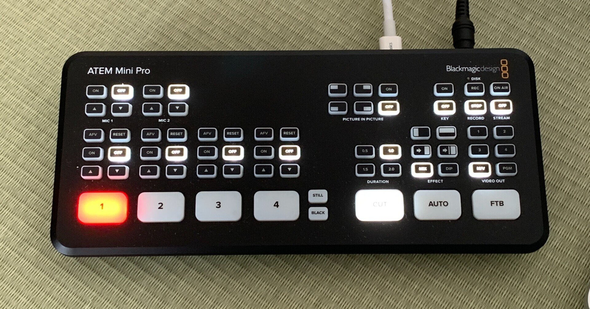 今更聞けない】ATEM miniの外部音声入力用ケーブルって結局どれ 今更聞けない】ATEM miniの外部音声入力用ケーブルって結局どれ