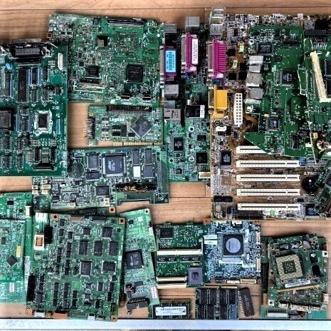 大人のための“都市鉱山”入門 お金になる E-scrap 電子基板編｜山師の