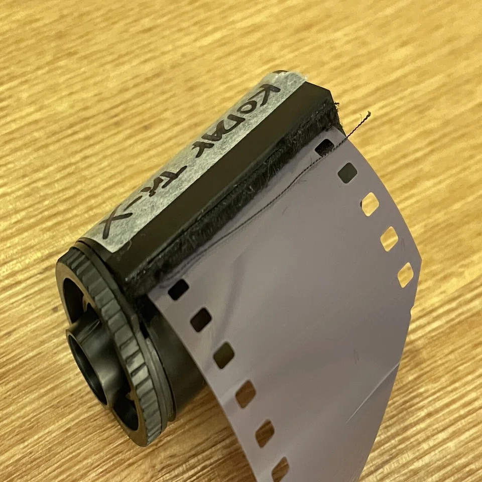 痛々しいフィルム ＜週末自家現像＞｜MOJA MOJA