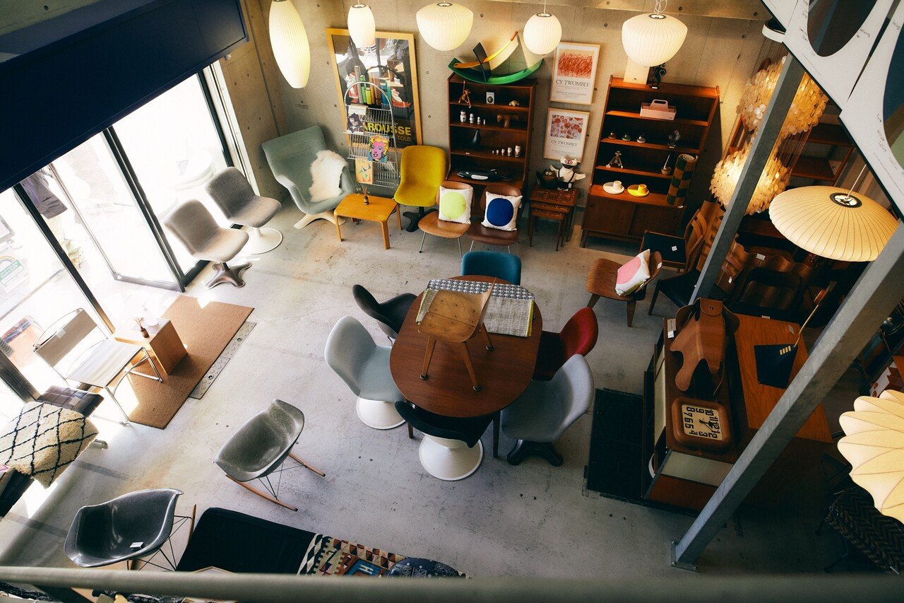 タイムレスな家具とともに生きる。Mid-Century MODERN本店にて