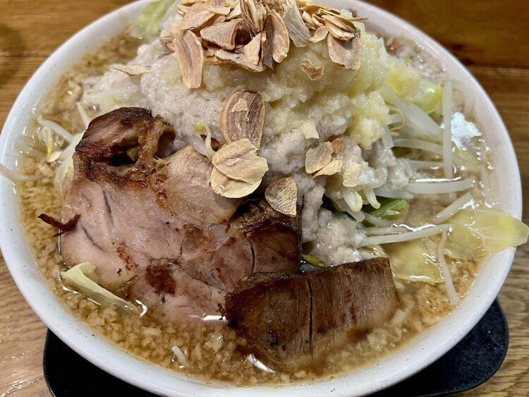 てつ二郎 醤油 890円@らー麺 羽屋 https://tabelog.com/niigata/A1504/A150402/15009112/ #おいしいはたのしい #今日の昼メシ #二郎系