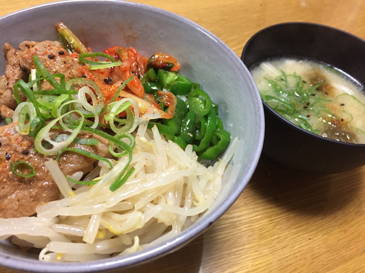 先日 手抜き夕飯でコンビニ弁当を利用 子供が食べてたカルビ丼が美味しそうで 自宅でも作ってみました もやしナムルって初めて作った 簡単なんだね 明日は米粉のカスタードクリーム作る 小 私は単に 私です Note