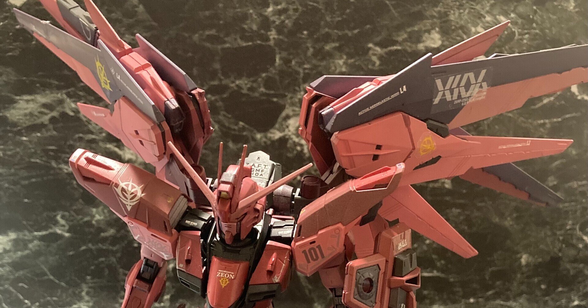 出産祝いなども豊富 改造にオススメ】MGデスティニー(EB)&MGフリーダム2.0 小気味よく ロボット
