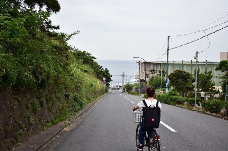 夏色のpvの坂道を自転車で下ってきた話 あやめし Note
