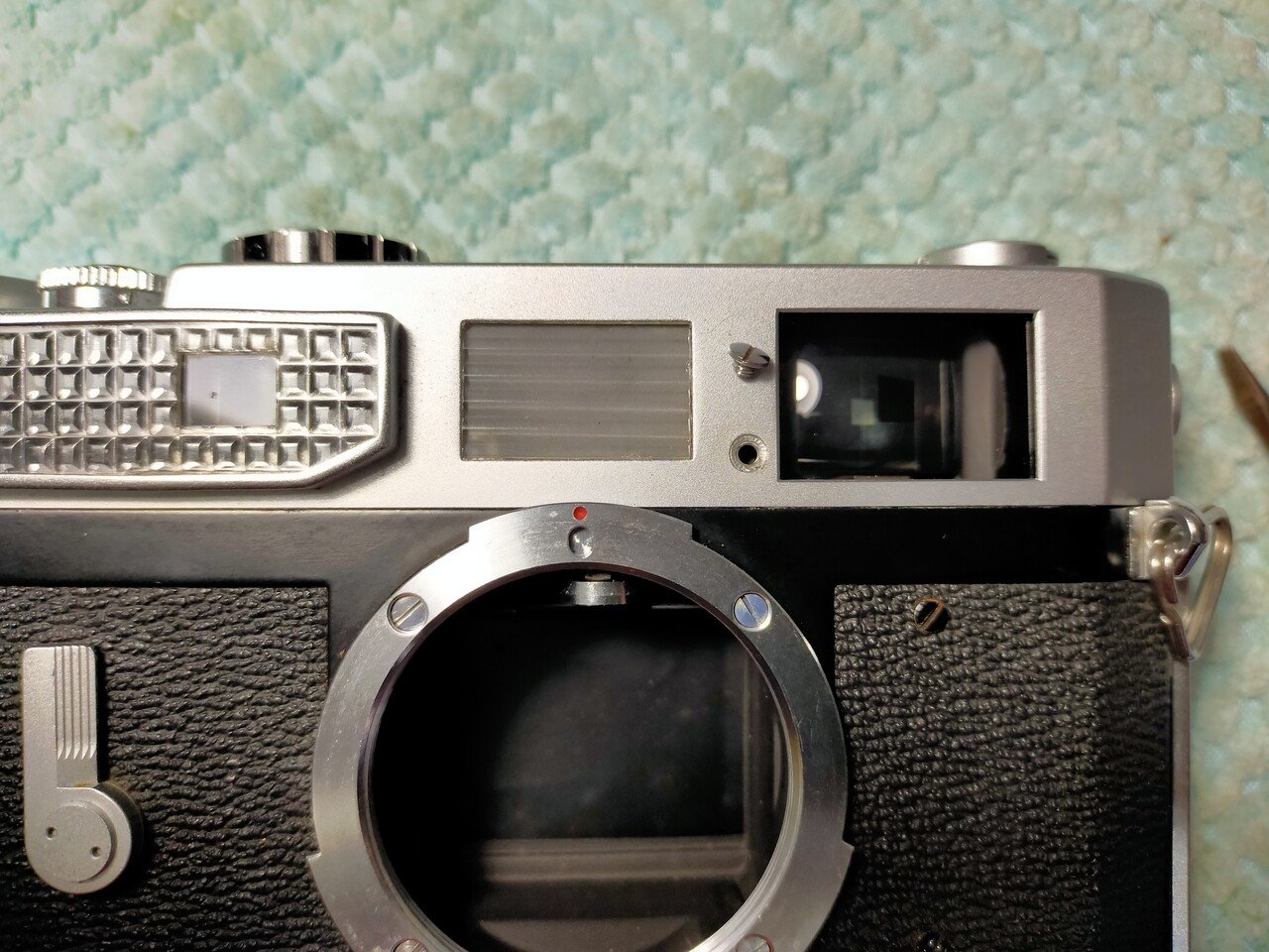 Canon 7 レンジファインダーの分解|フィルムカメラ修理のアクア Canon 7 レンジファインダーの分解|フィルムカメラ修理のアクア