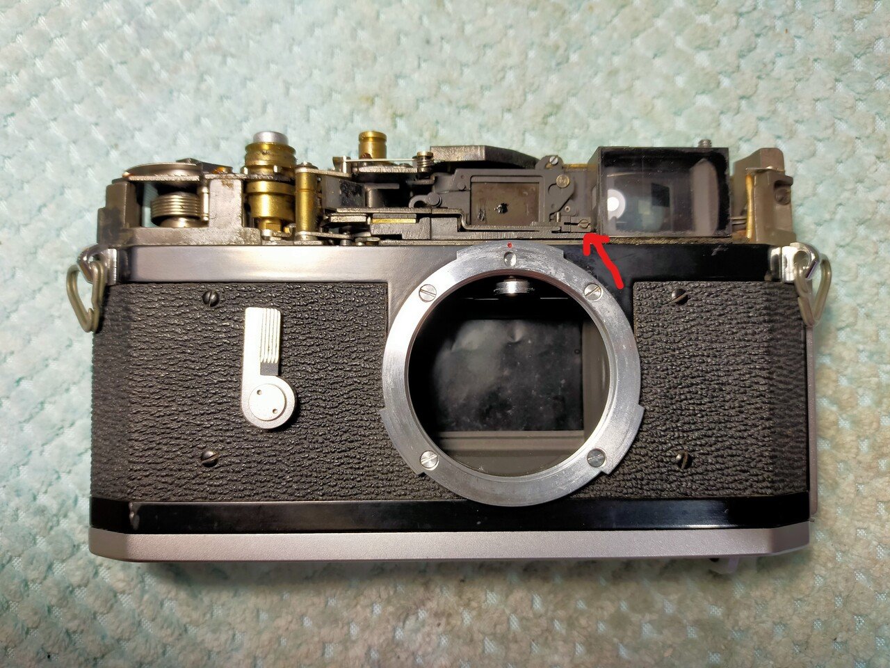 Canon 7 レンジファインダーの分解|フィルムカメラ修理のアクア Canon 7 レンジファインダーの分解|フィルムカメラ修理のアクア