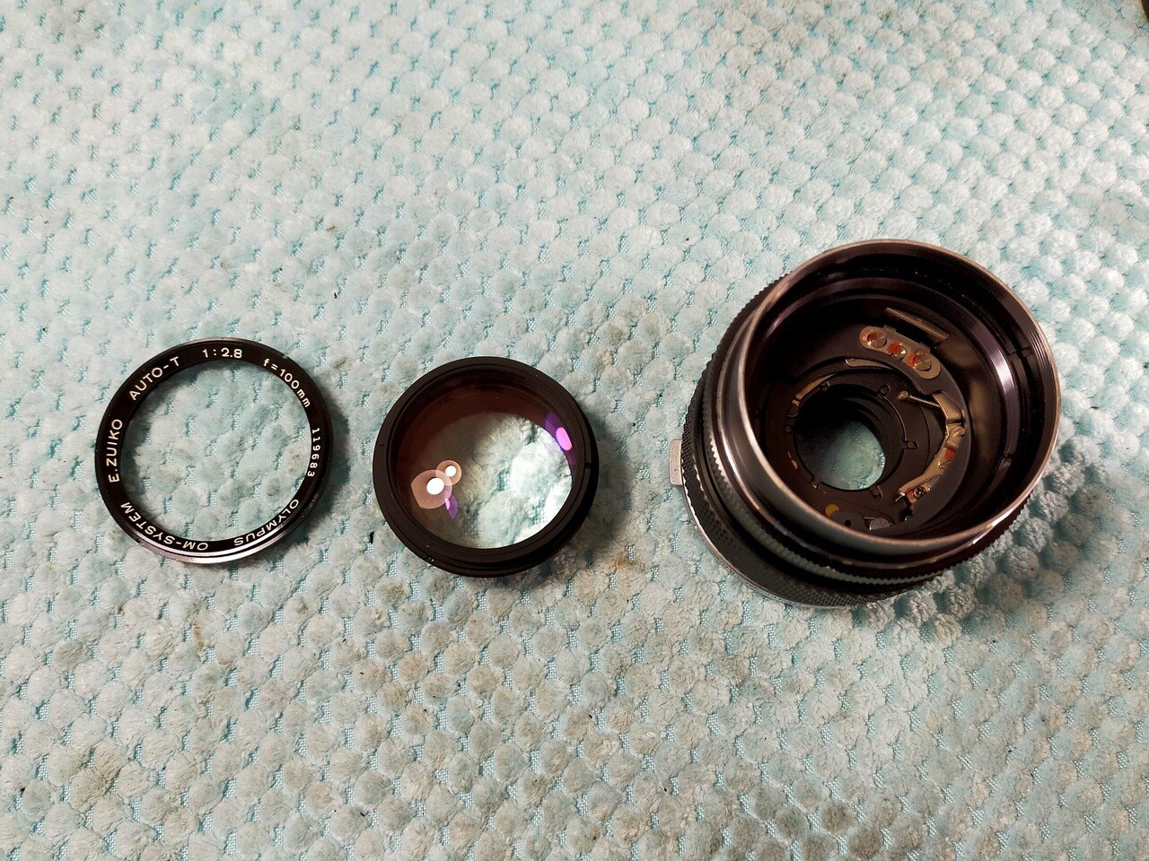 Olympus OM-System 100mm F/2.8の分解｜フィルムカメラ修理のアクアカメラ