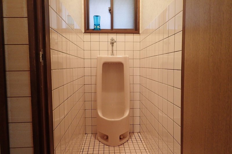 13_2階　男性用トイレ