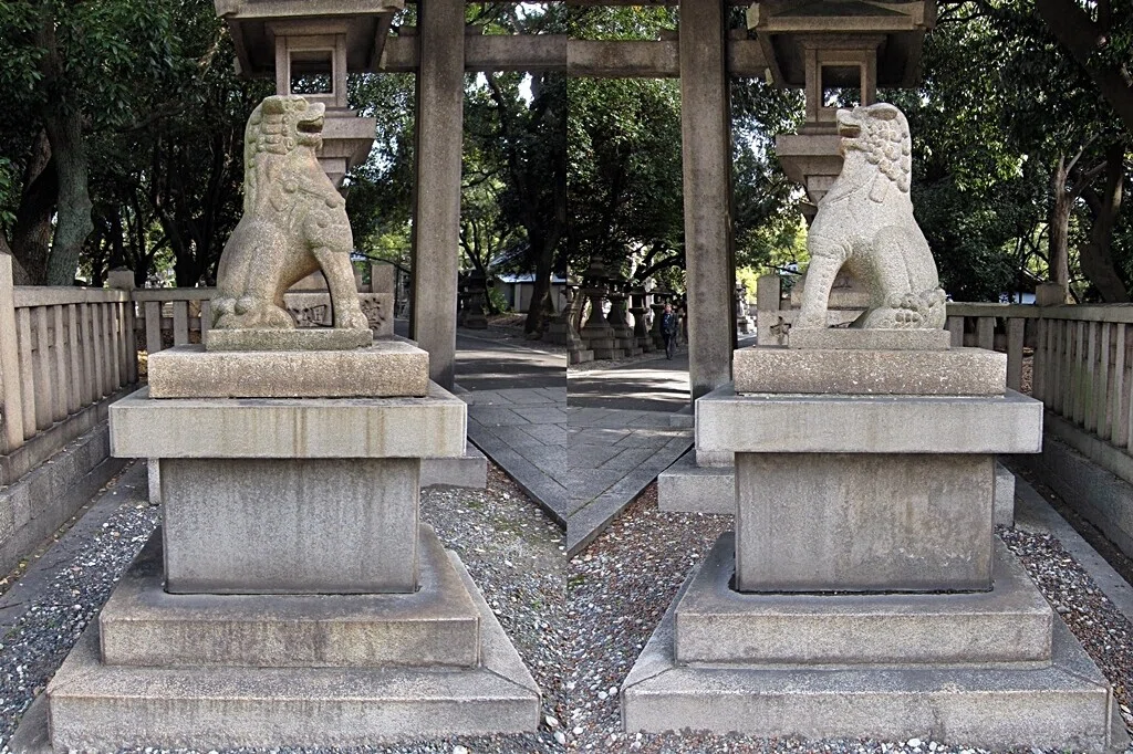 住吉大社東大寺南大門型の狛犬結合台座つき