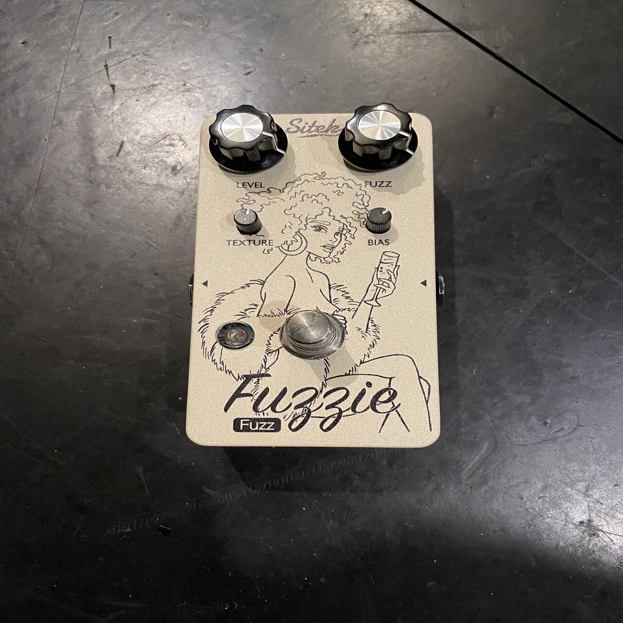 初心者にもおすすめのファズ 【エフェクターレビュー】Sitek Fuzzie