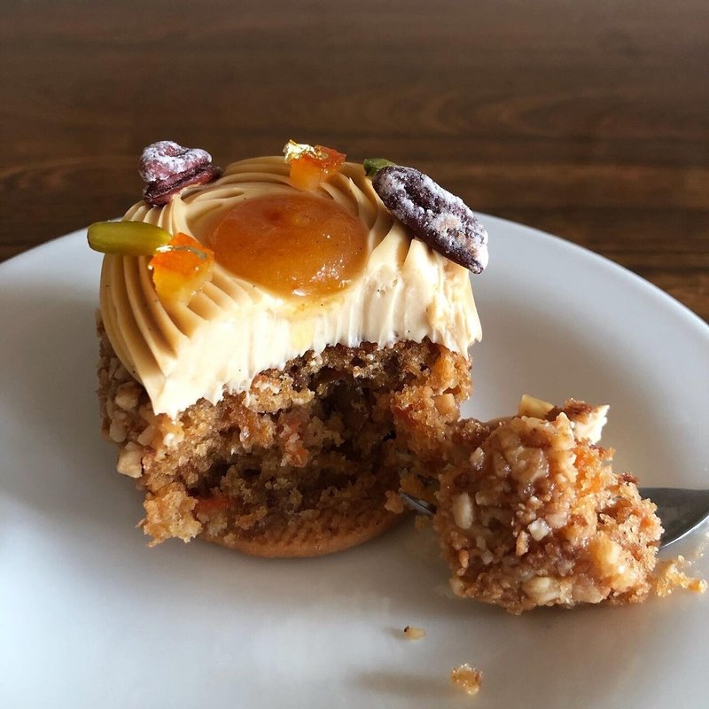 お店のキャロットケーキ パークハイアット東京 まちこ 菓子 パン研究 やっぱりキャロットケーキなのか Note