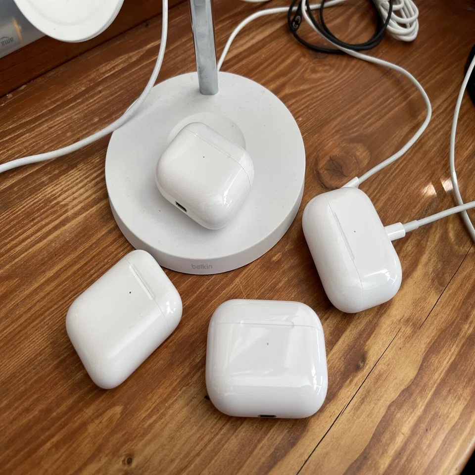 AirPods Pro のケースを無くした人間の末路｜宮島衣瑛 / Kirie MIYAJIMA