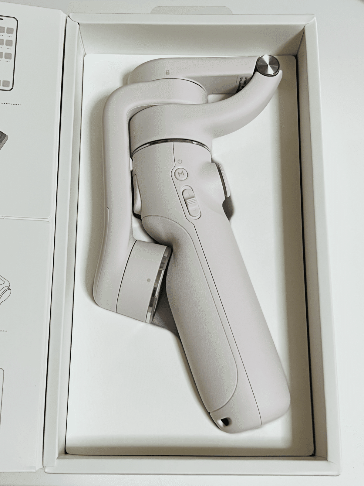 dji om5 と思われるジンバルです Amazon.co.jp: 【国内正規品】 DJI OM 5 サンセット ホワイト