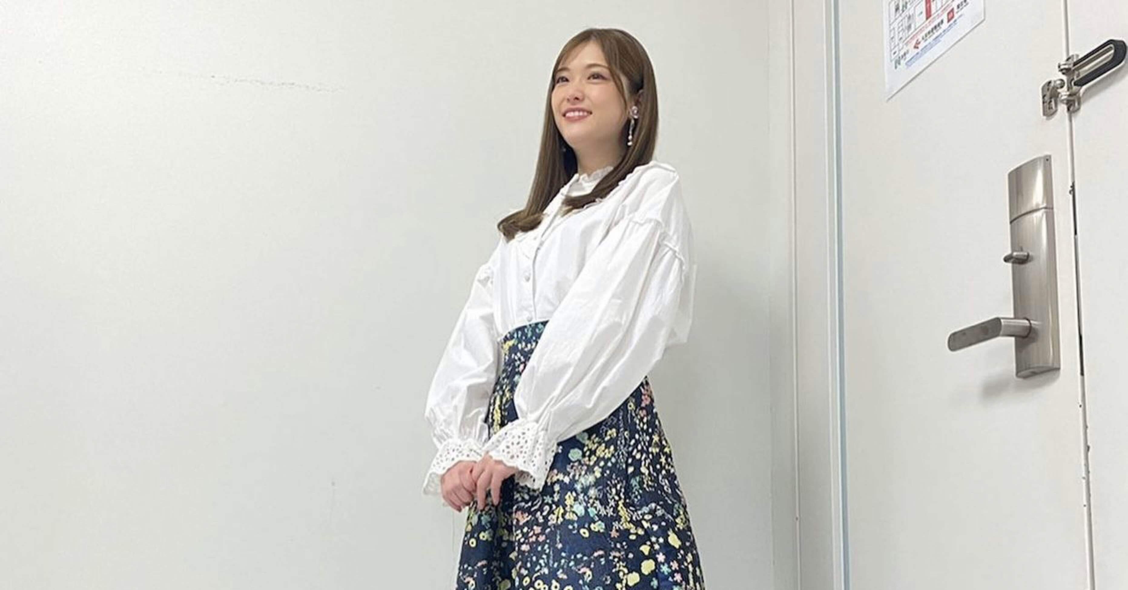 松村沙友理様着用「lady Jacquard skirt(flower pattern)」｜BayBee