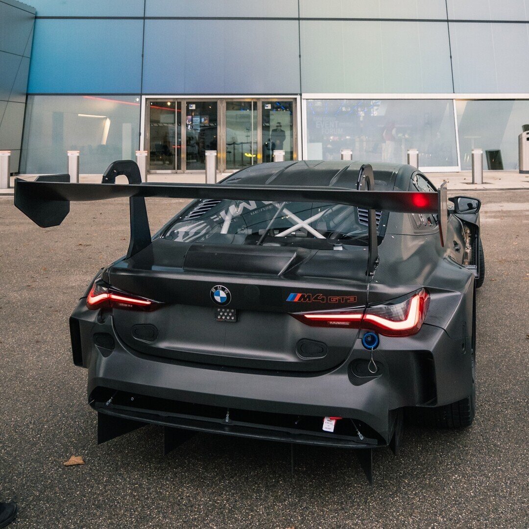 BMW M4GT3納車の絵｜鈴木BOB康昭