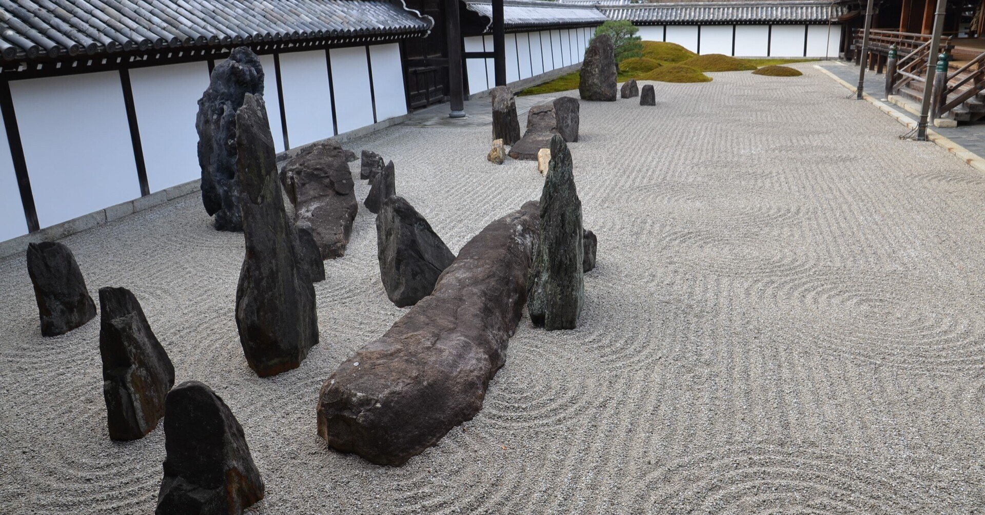 机の上の枯山水｜sanchi