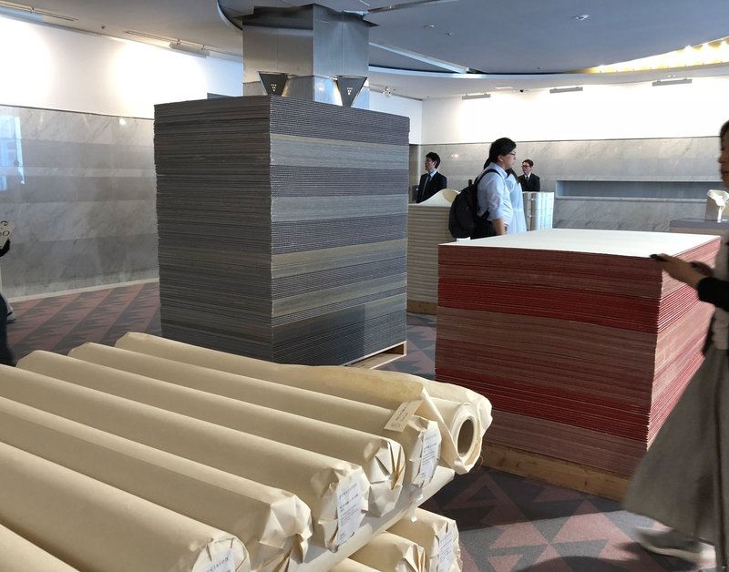 展示プログラムと会場構成の一体感が 紙の物質感を視覚を越えて体感させてくれるーー中山英之の会場構成による Takeo Paper Show 18 Precision Remgoto 後藤連平 Note