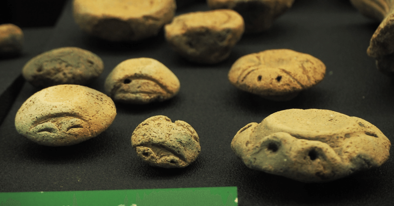 ニコニコ顔の平べったい土偶たちがかわいいー三条市歴史民俗産業資料館[JOMOSEUM]｜土