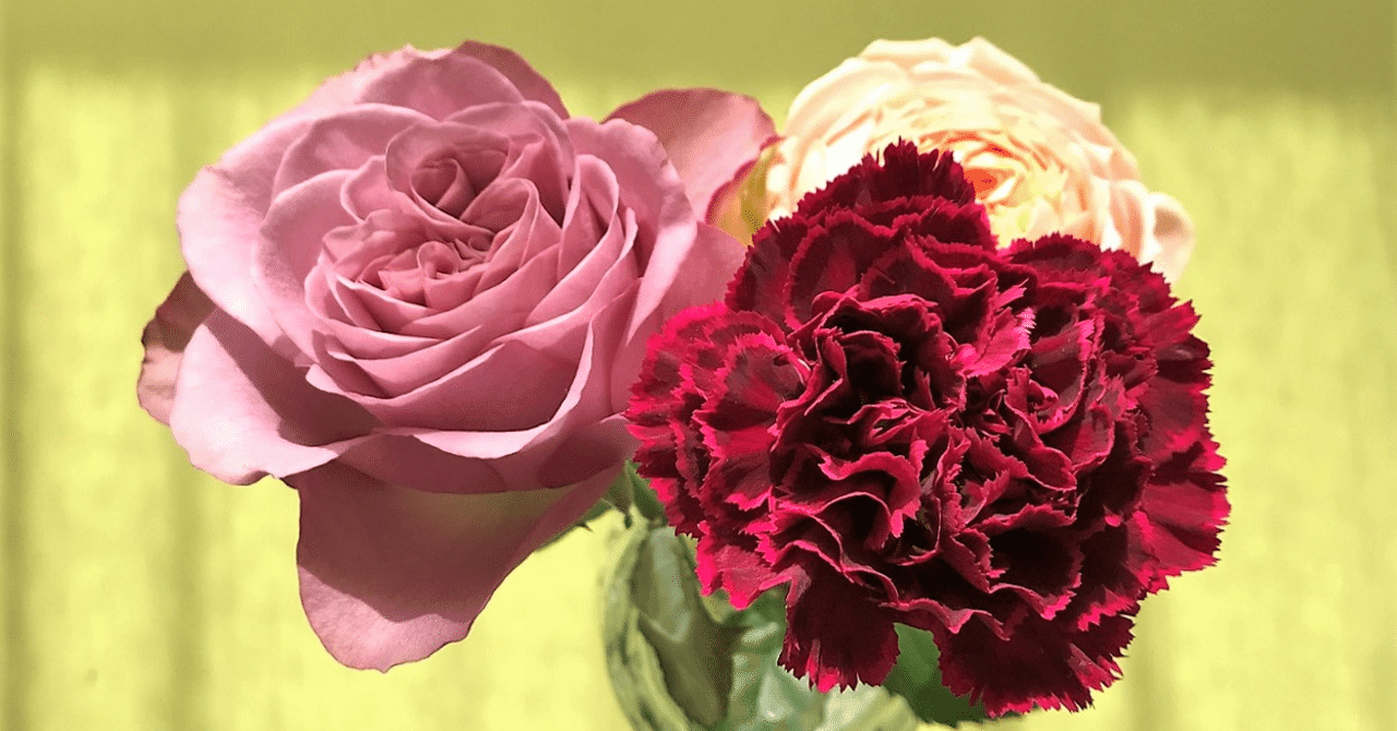 💐おうち活け花 ～薔薇🌹（アヴニール、スウィートカタリナ