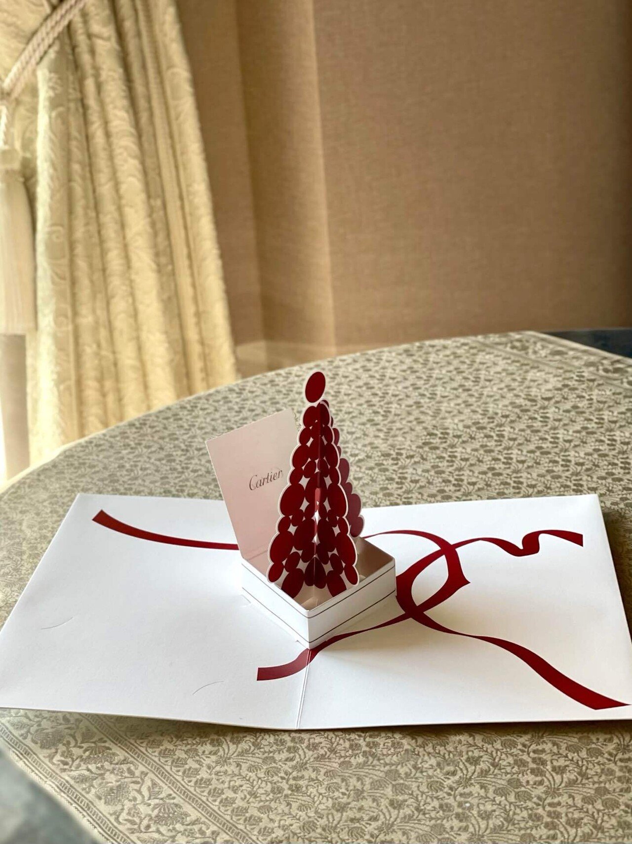 東京の休日 #89 〜「カルティエ」のクリスマスカードを大切な人