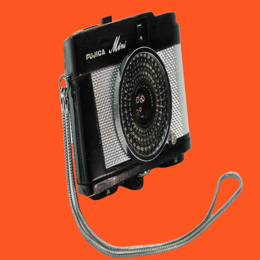 レトロポップカメラ入門 第二話 可愛いだけじゃない！ 「FUJICA mini