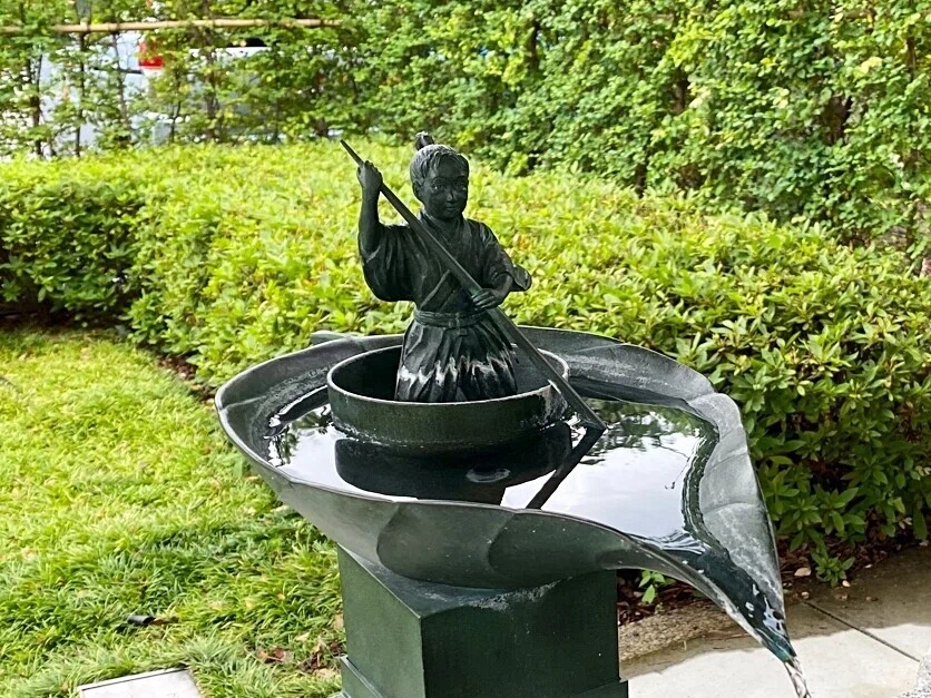 手水舎一寸法師