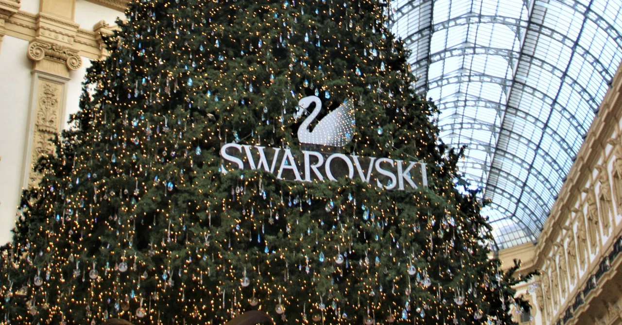 スワロフスキーのクリスマス・ツリー｜食の工房オフィスアルベロ