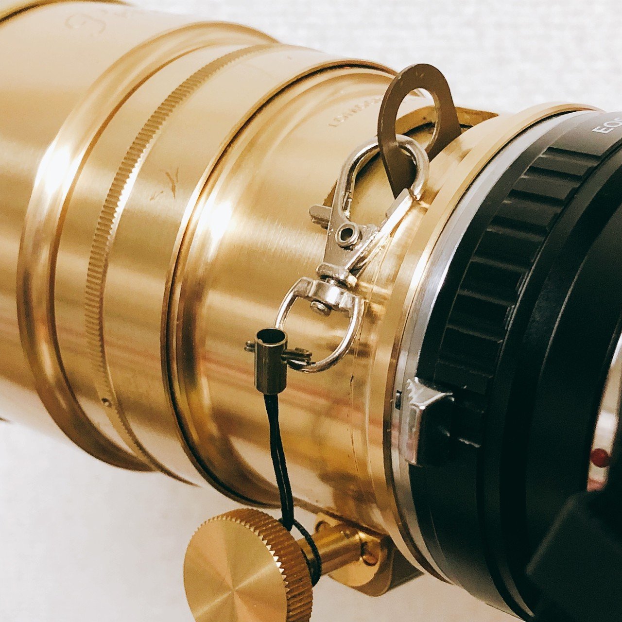 真鍮製 大きなレンズ ペッツバール Petzval Lens 3本目 Brevette 47 ロモ、真鍮製で渦巻きが調整できるペッパーレンズ「New Pet zval 58