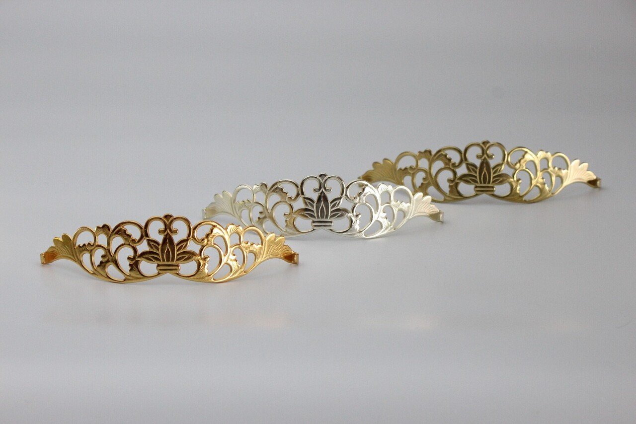 奈良時代から受け継がれる煌めきを暮らしに。飾る力が心を明るく 奈良時代から受け継がれる煌めきを暮らしに。飾る力が心を明るく