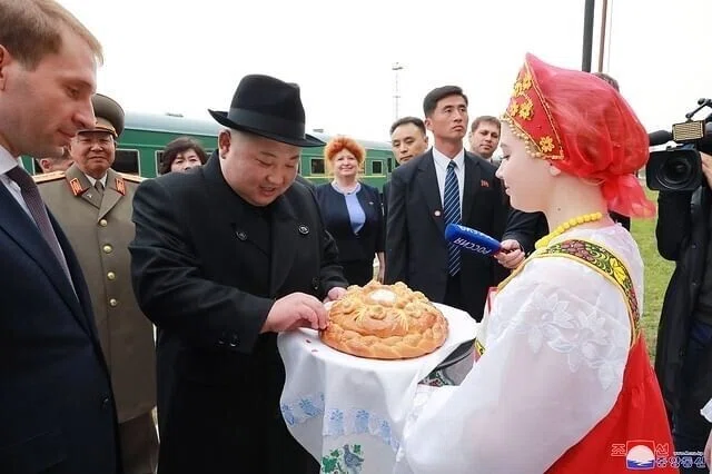 ロシアにおける「パンと塩」（Хлеб-Соль）｜猫野にゃんにゃん