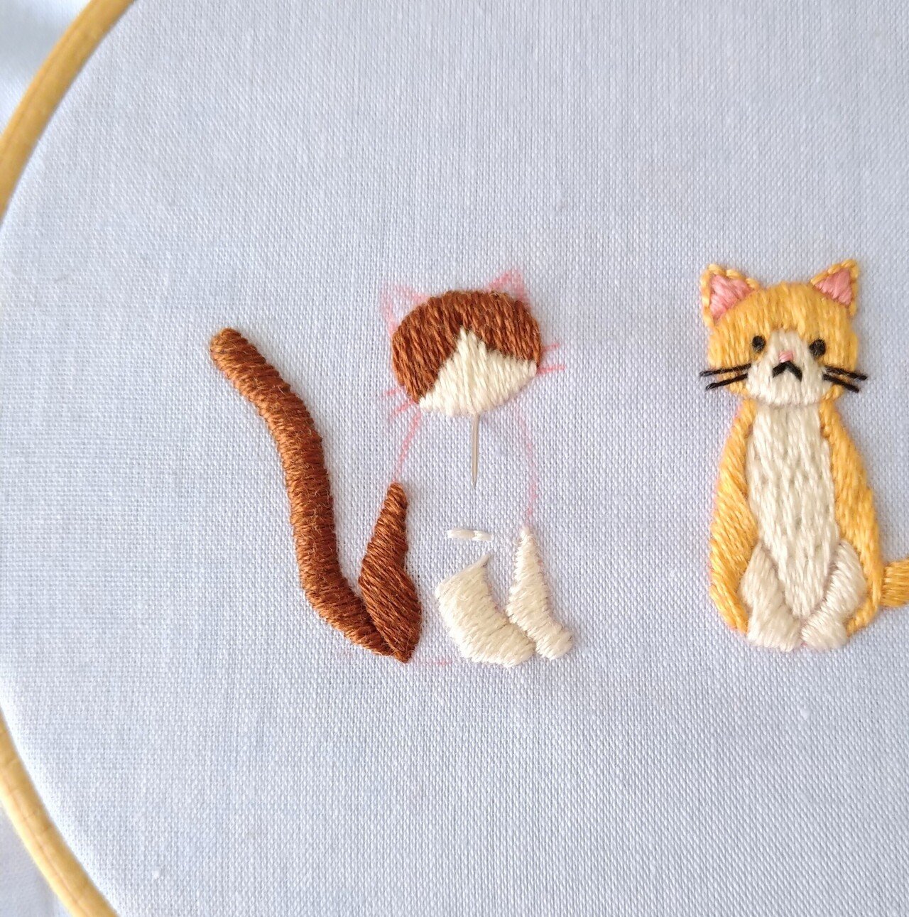 2匹の猫の刺繍図案🐈🐾 ステップ18 〜ハチワレ猫の体の刺繍