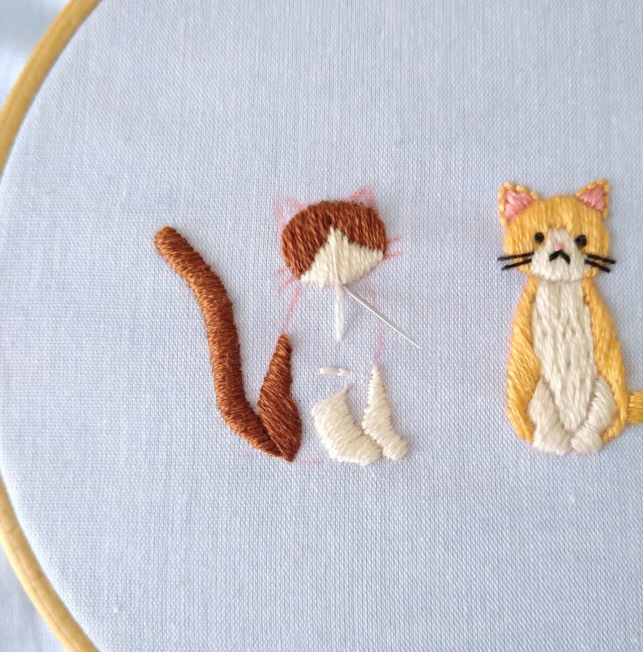 2匹の猫の刺繍図案🐈🐾 ステップ18 〜ハチワレ猫の体の刺繍