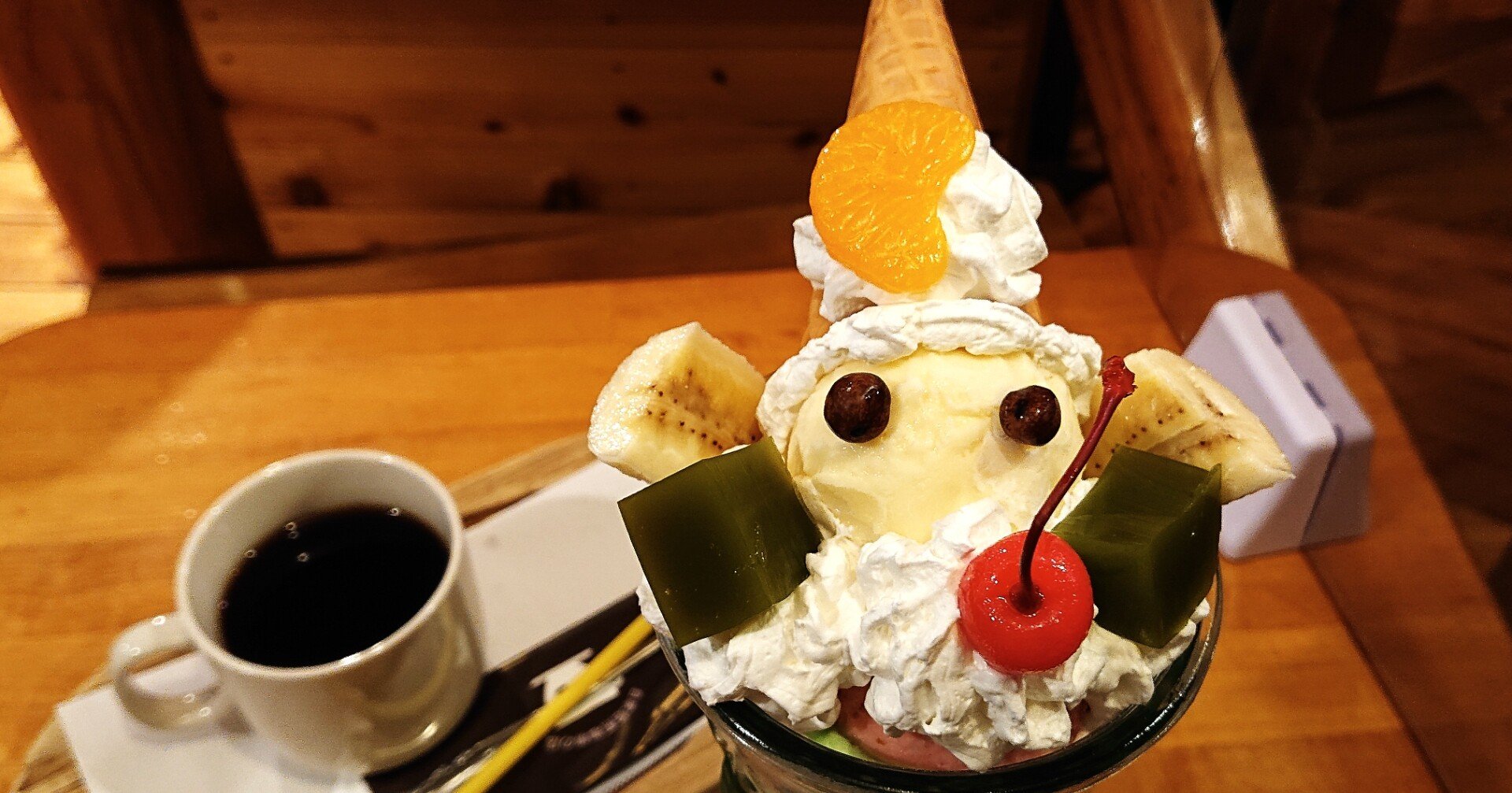 仕事帰りにジャンボなソーダパフェを食べるなんて誰も思わない〜珈琲屋