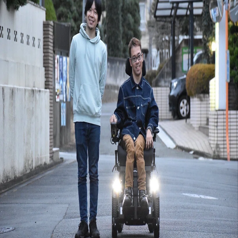 フリーランス駆け出しの33歳男がまさかの外車をGETした話〜電動車椅子 