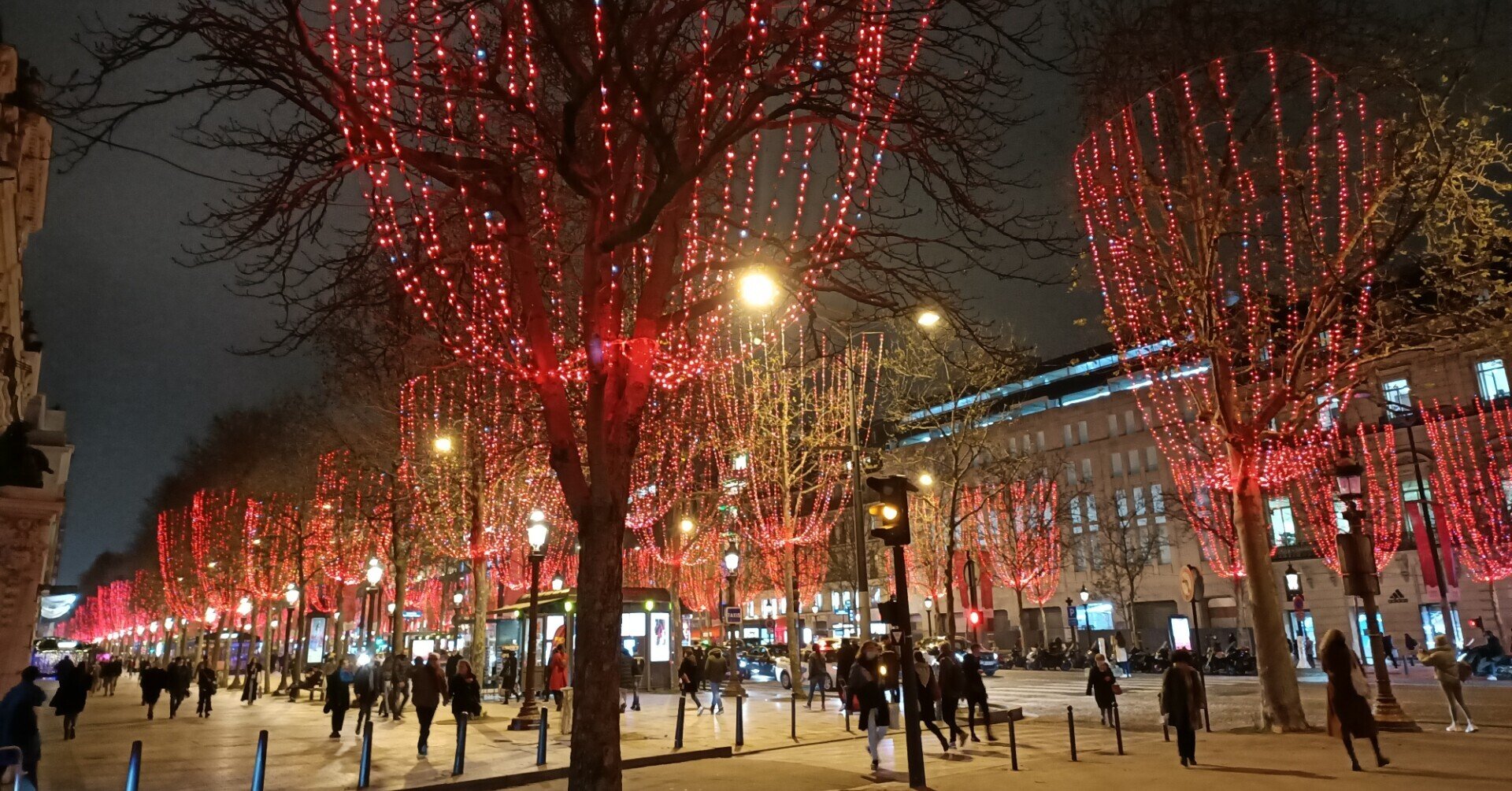 パリの凱旋門のシャンゼリゼ通りのクリスマスデコ Sakurakoparis Note パリの凱旋門のシャンゼリゼ通りのクリスマスデコ Sakurakoparis Note