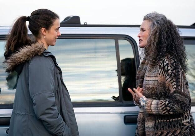 メイドの手帖」息苦しくなるほど過酷な若き母の物語 それでも最後まで