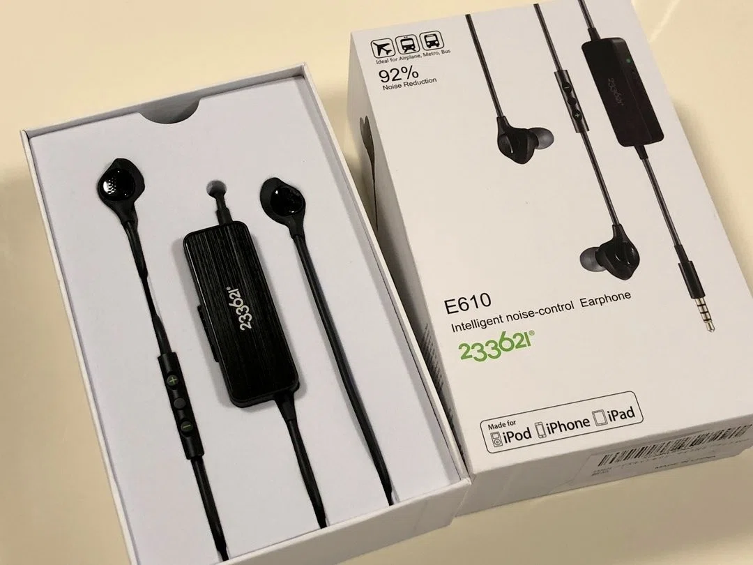 233621®ノイズキャンセリング H501 ヘッドホン（2,280円）、E610