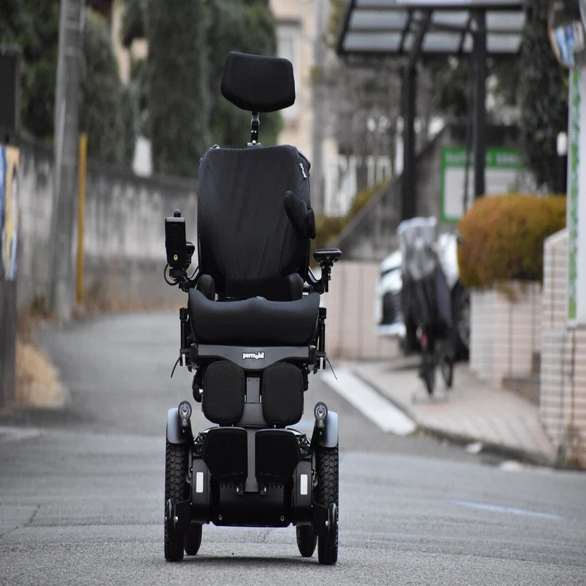 フリーランス駆け出しの33歳男がまさかの外車をGETした話〜電動車椅子 
