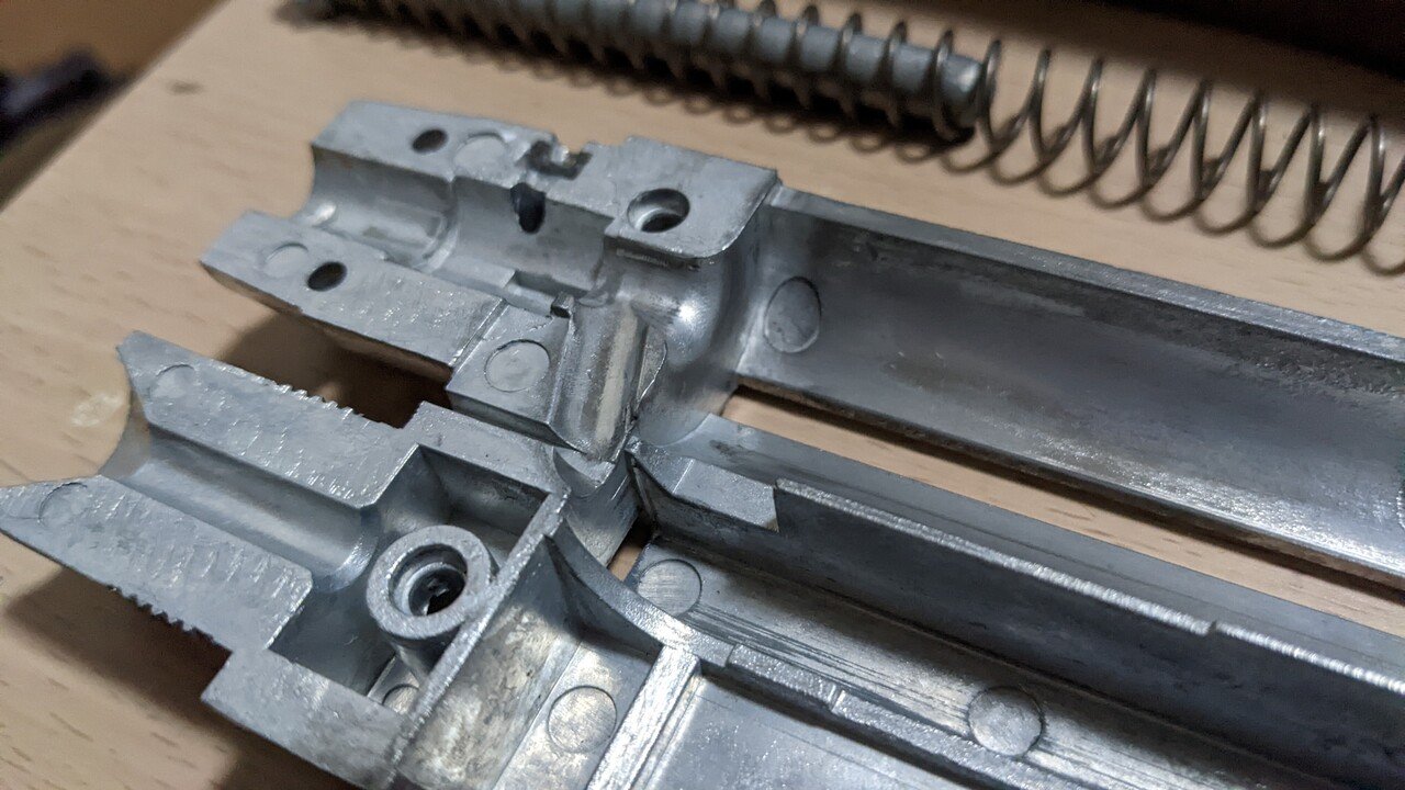 S&T M870の弾づまりを直す｜霧島みけ