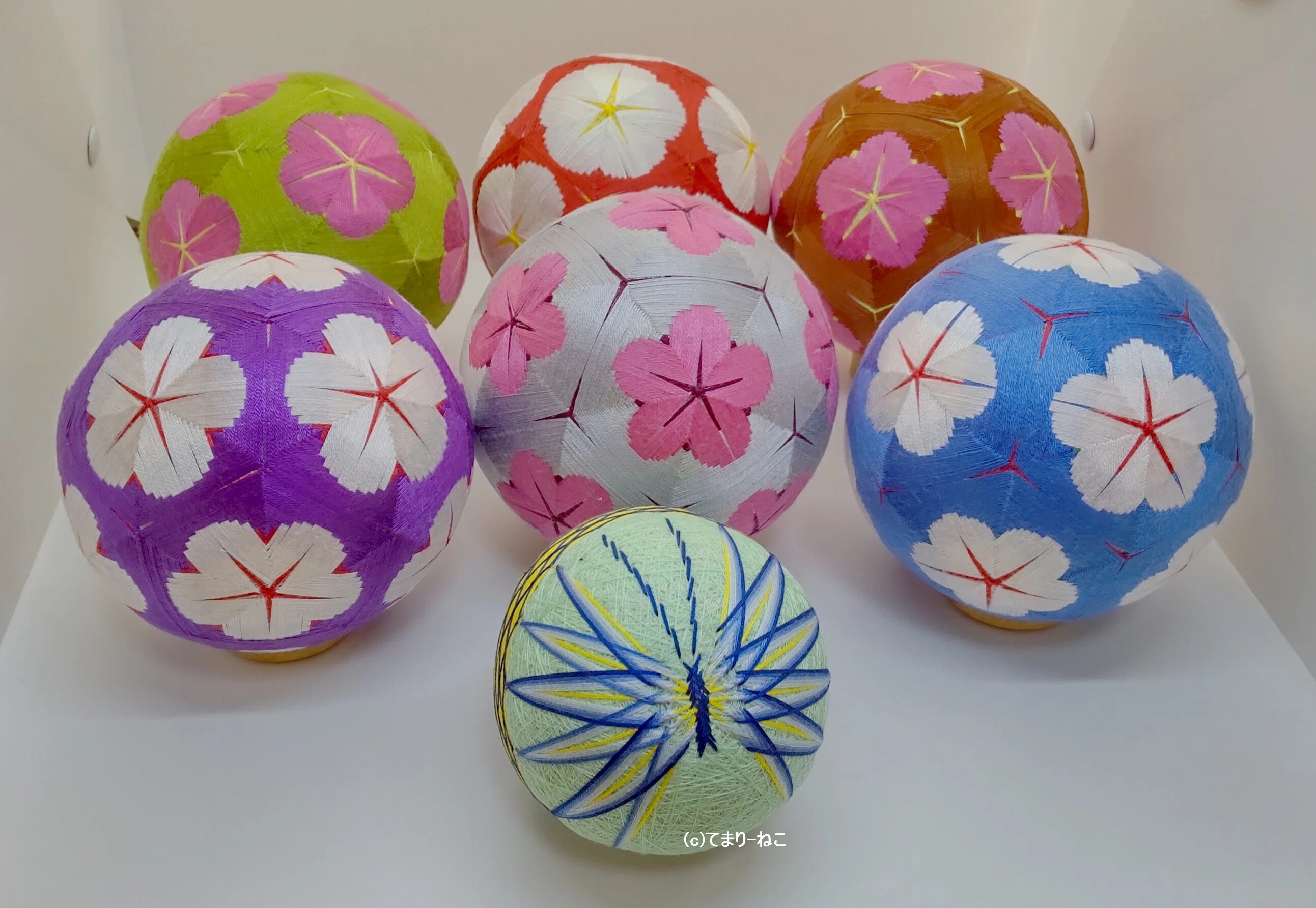 手まり「紀州の梅」と「菊模様の蝶」です。 #手まり #作品制作 #製作